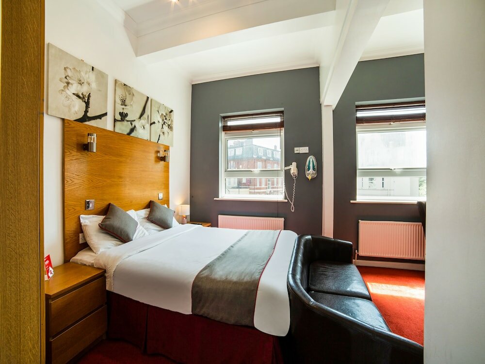 Фото отеля 2