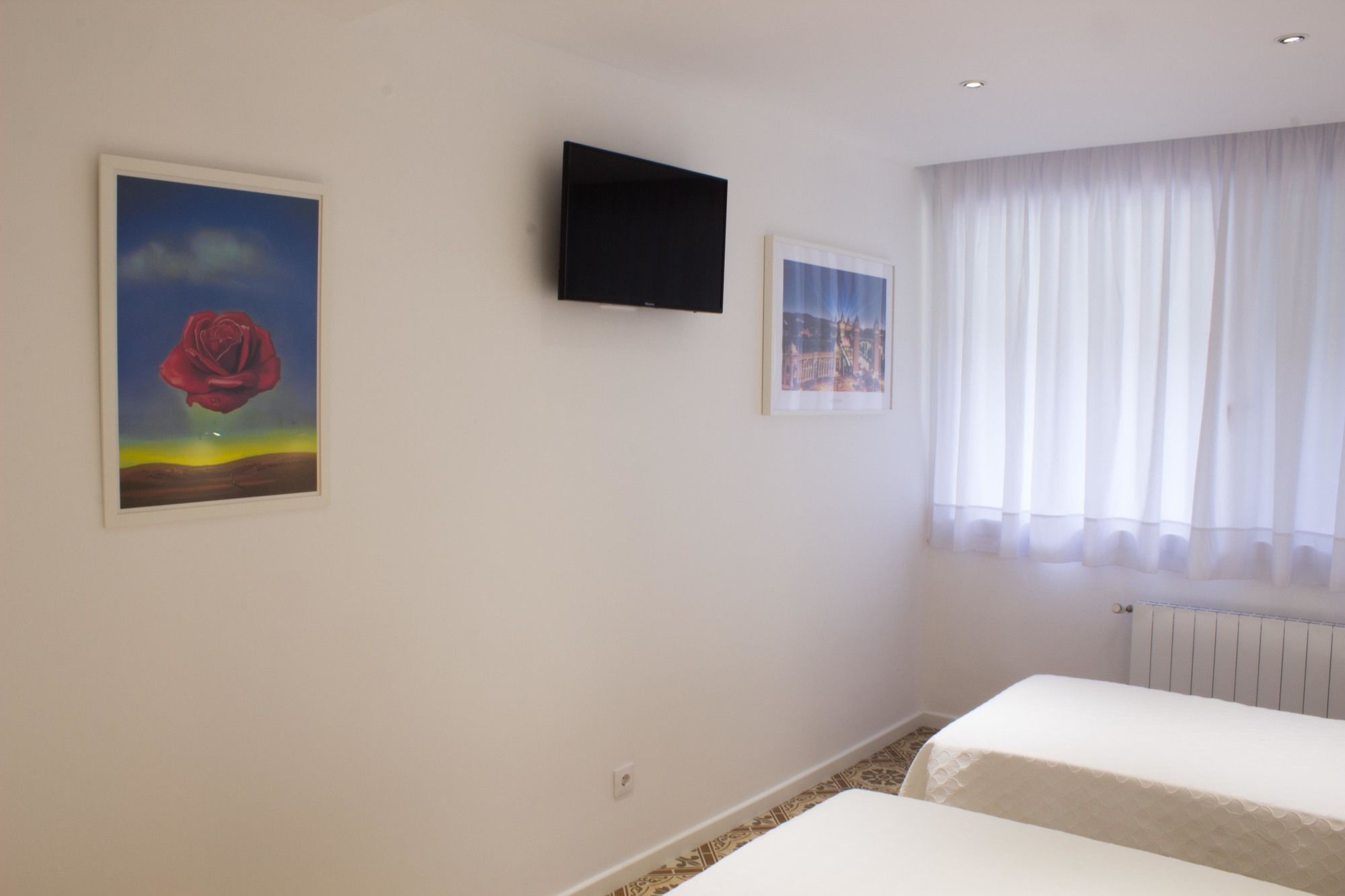 Фото Hostal Nova