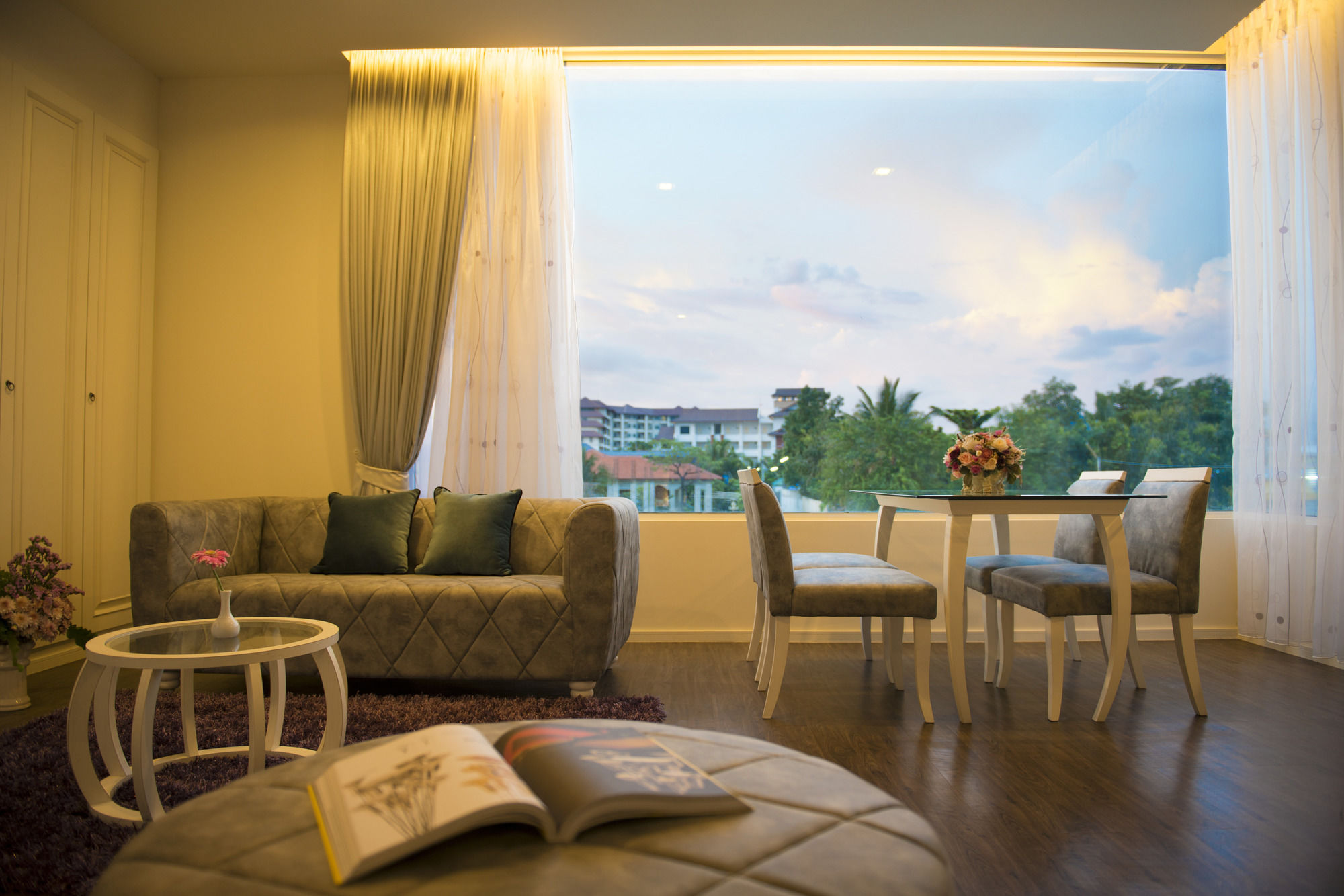 Фото The Beverly Hills