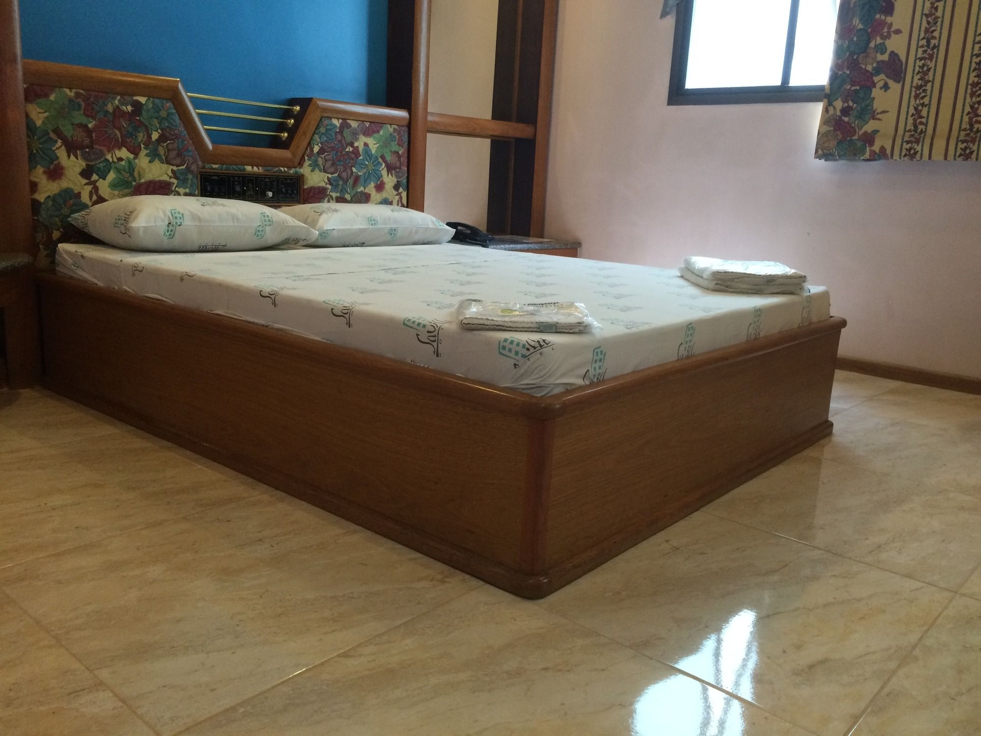 Фото Hotel Saville