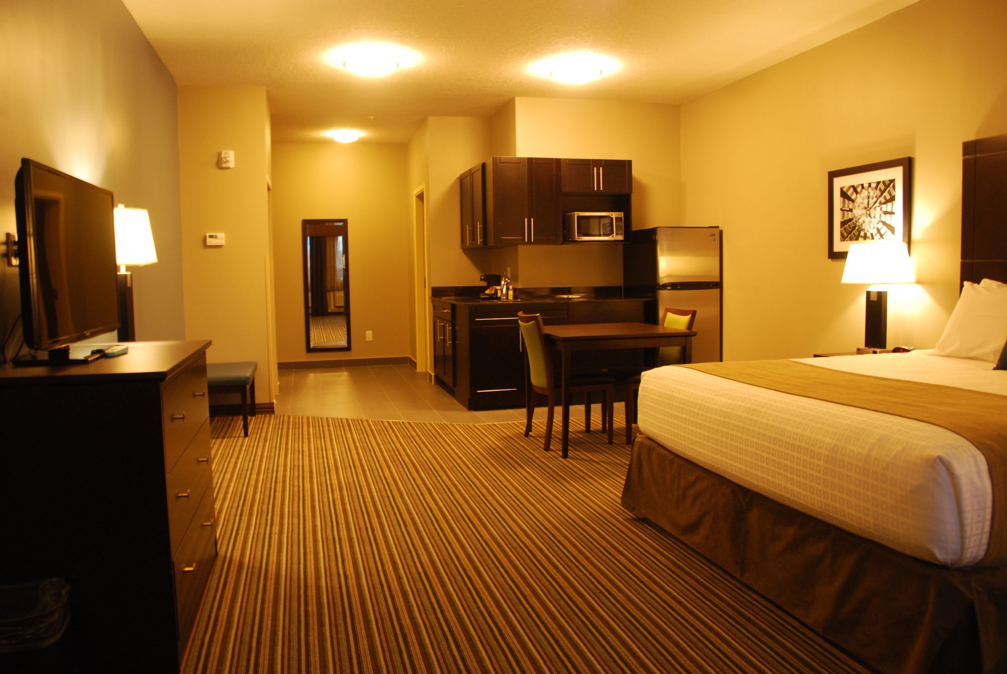 Фото Best Western Plus Fort Saskatchewan Inn & Suites