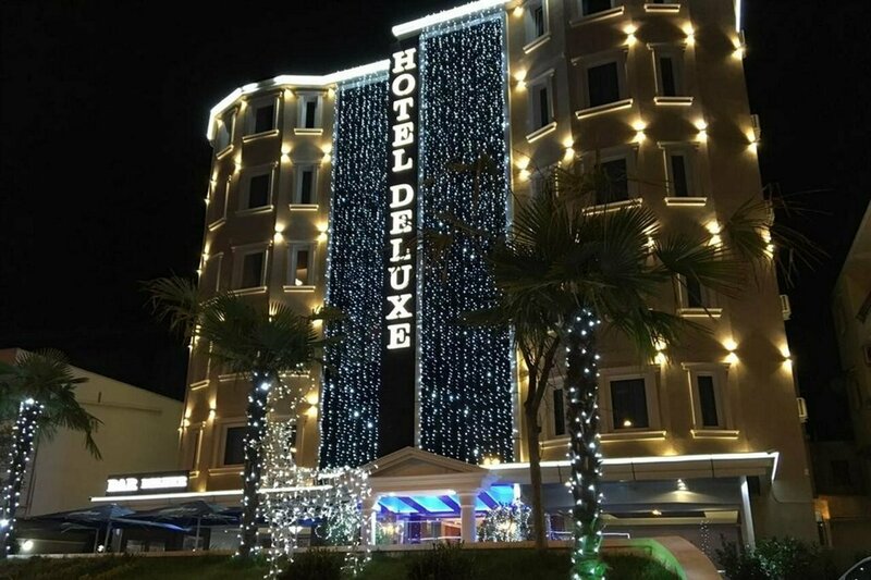 Гостиница Hotel Deluxe в Тиране