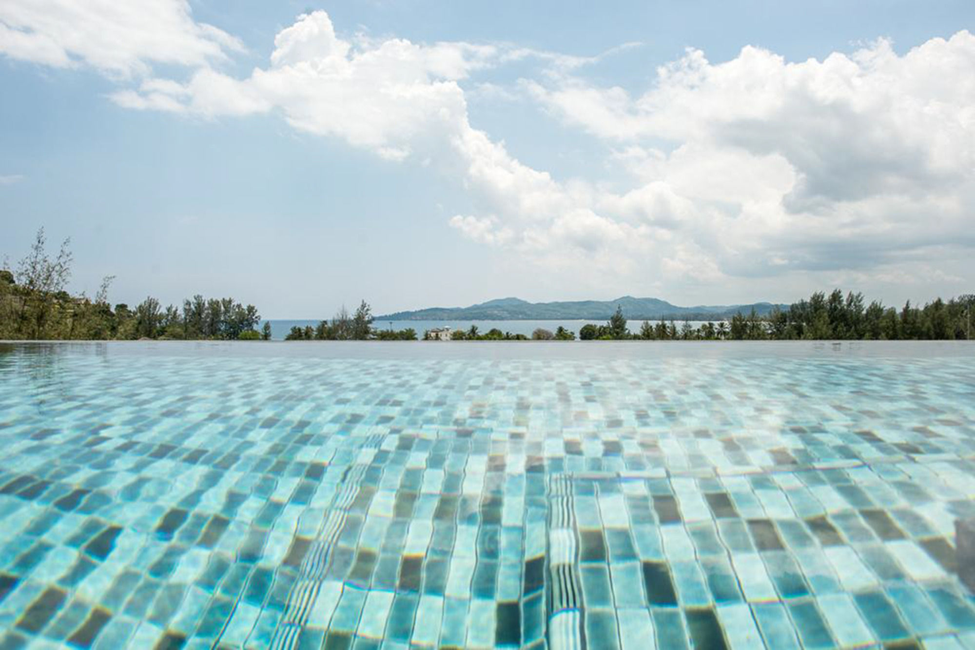 Фото 6th Avenue Surin Beach