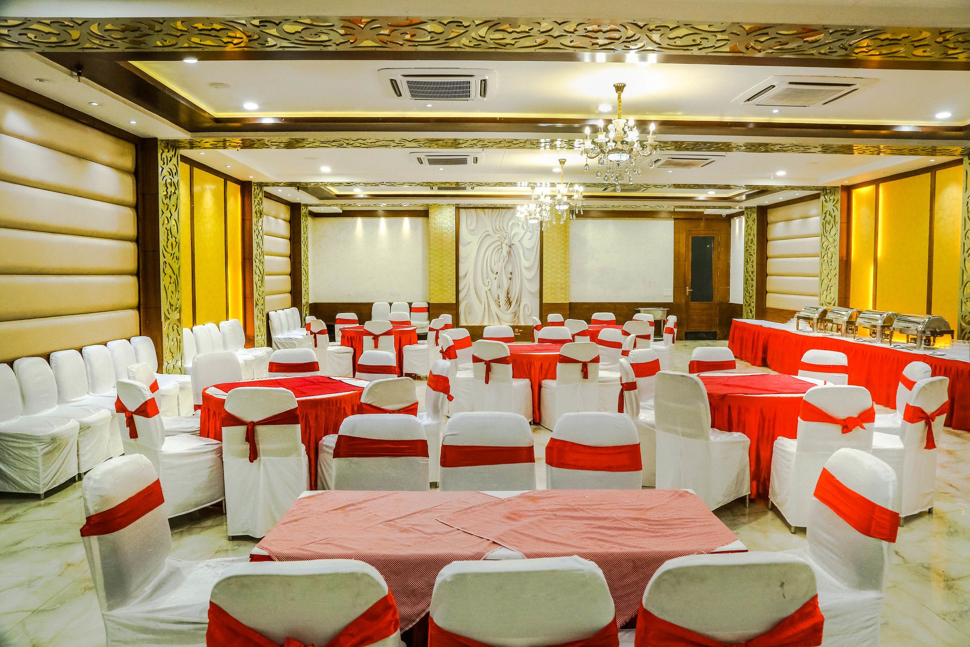 Фото Hotel Taj Heights