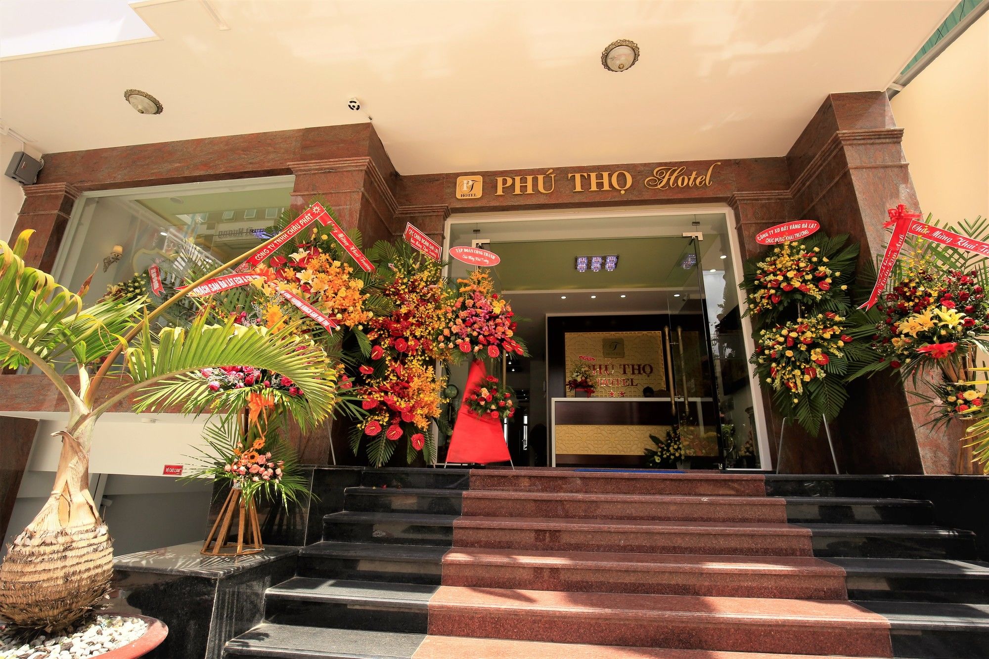 Фото Da Lat Phu Tho Hotel