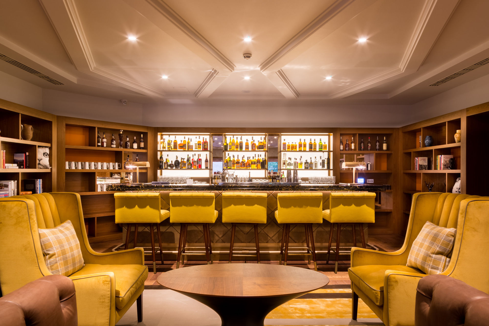 Фото Devonshire Club & Hotel