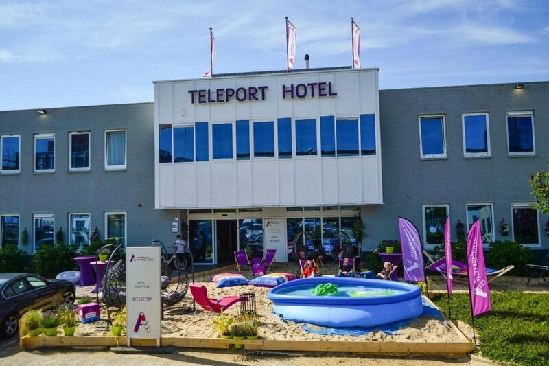 Гостиница Amsterdam Teleport Hotel в Амстердаме