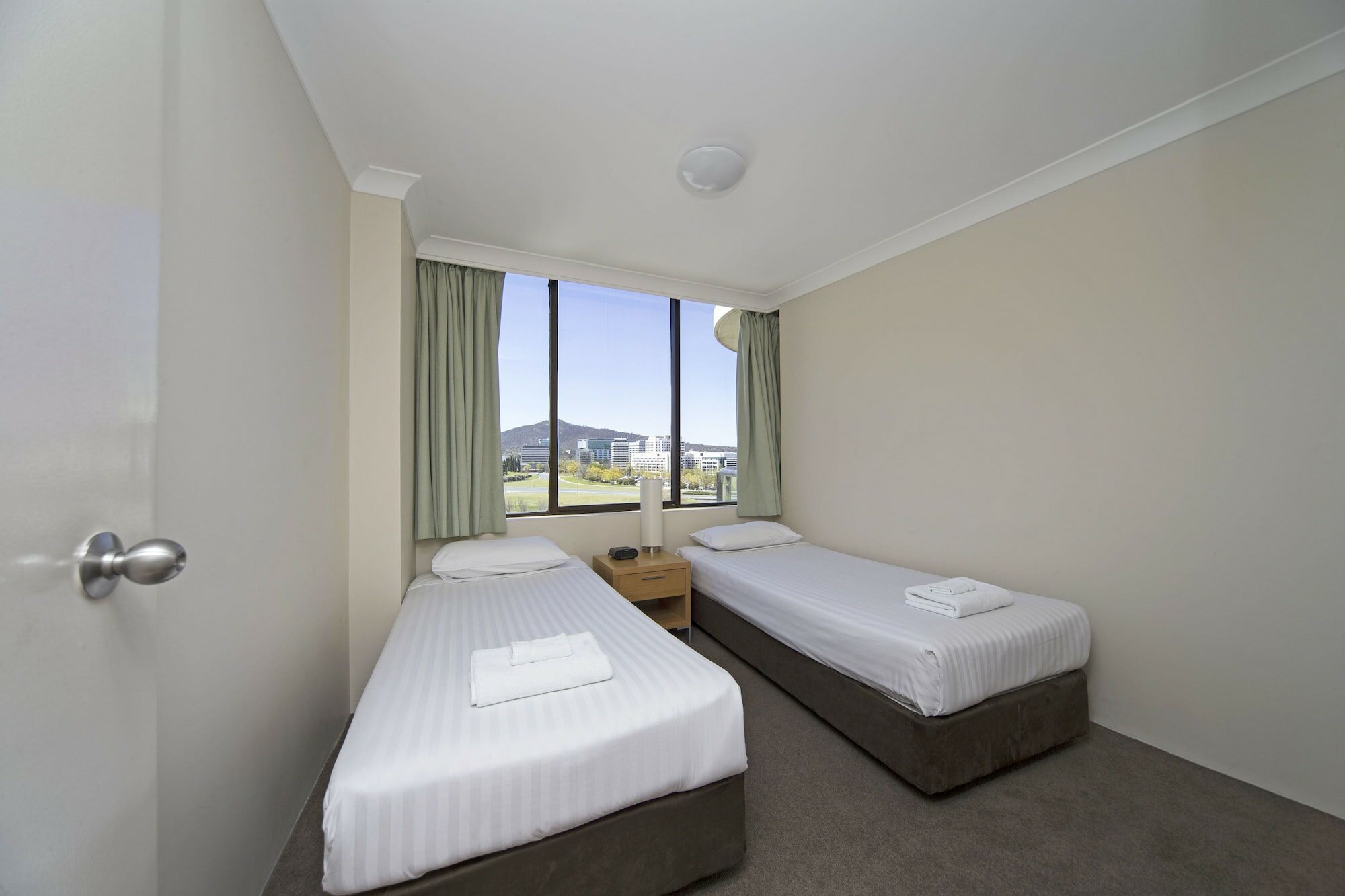 Фото BreakFree Capital Tower