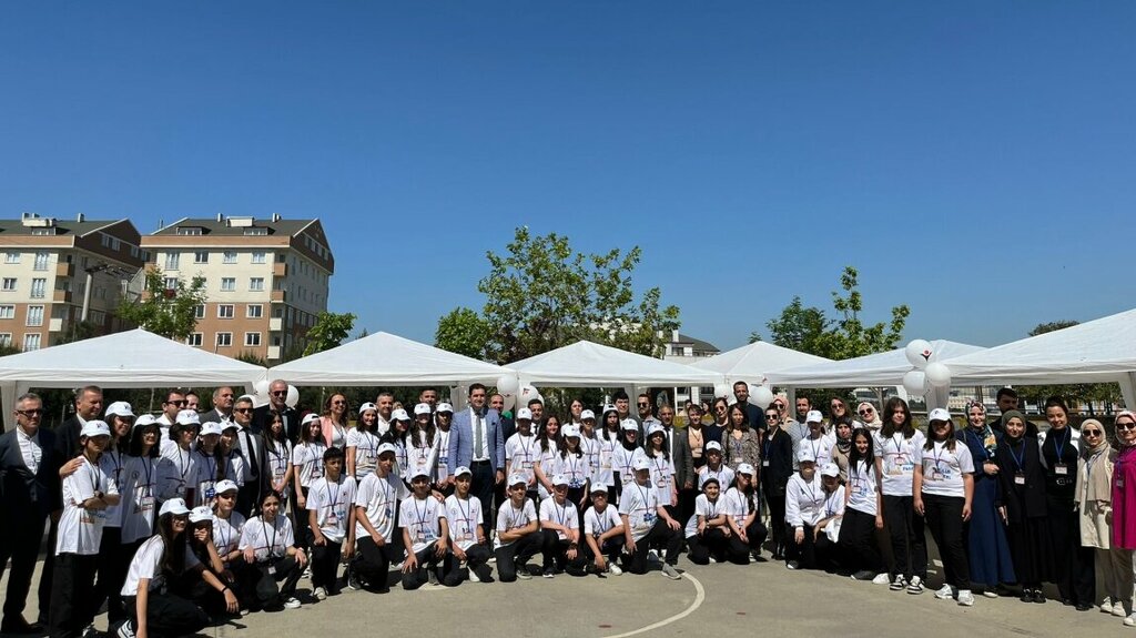 School Ataturk Middle School, Cayirova, photo