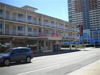 Фото Red Carpet Inn & Suites