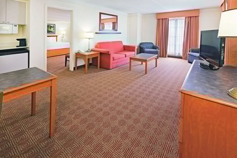 Фото Super 8 by Wyndham San Antonio Near SeaWorld Ingram Park