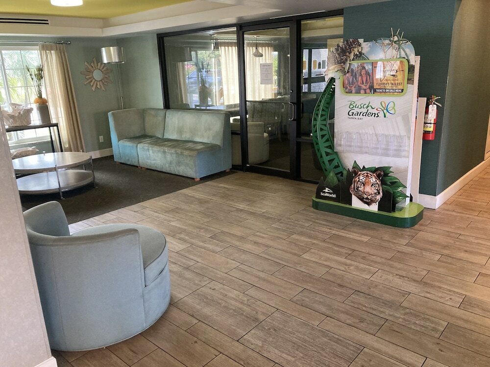 Фото Red Roof Inn Plus+ & Suites Tampa