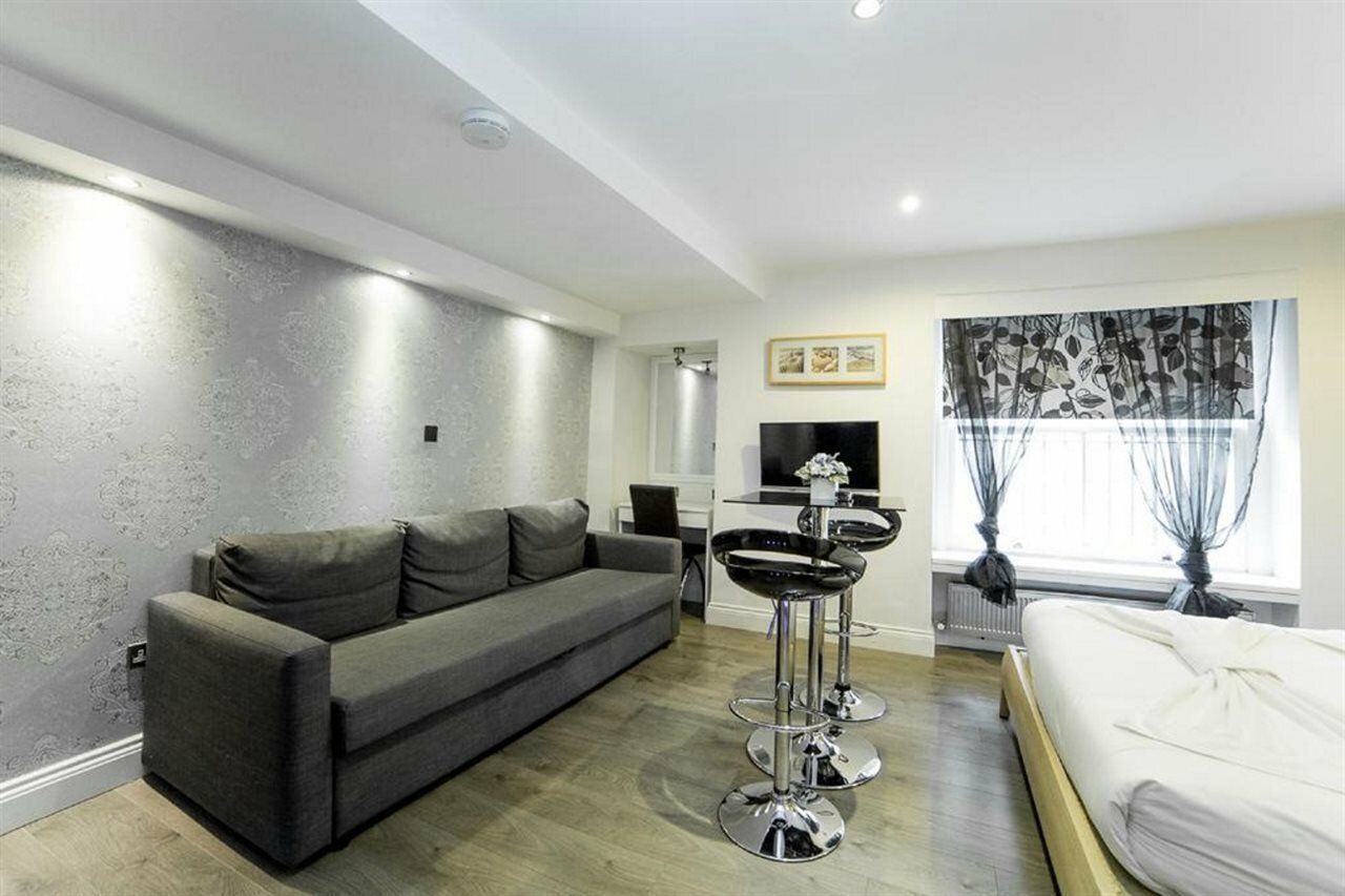 Фото Imperial Court Suites