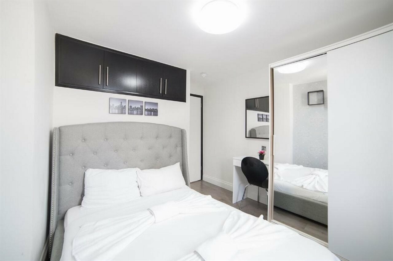 Фото Imperial Court Suites