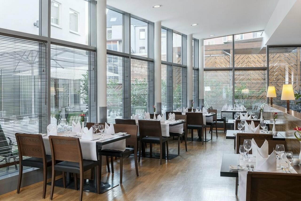 Фото Nh Köln Altstadt