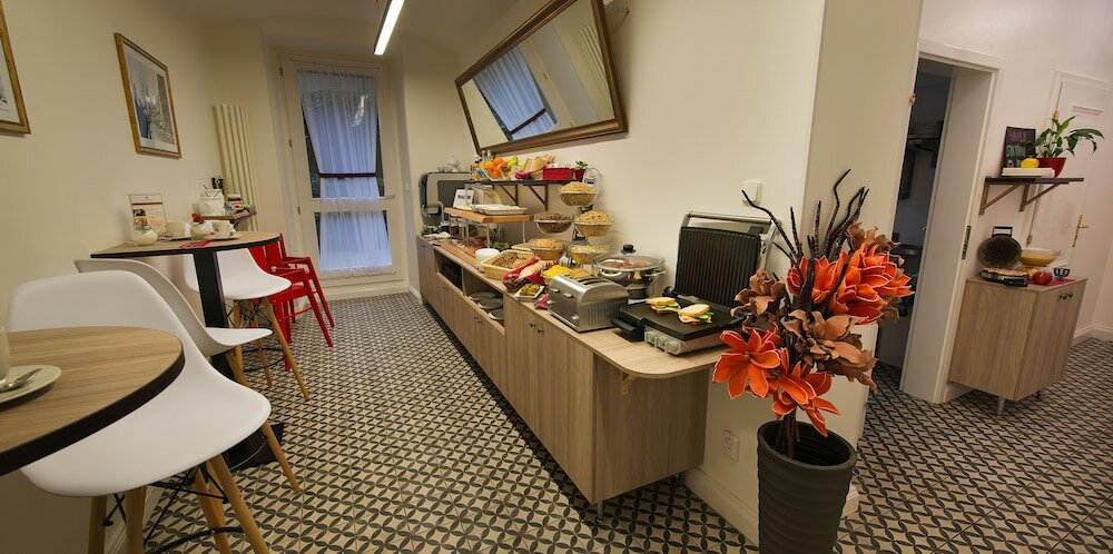 Фото Hotel Suite Home Prague