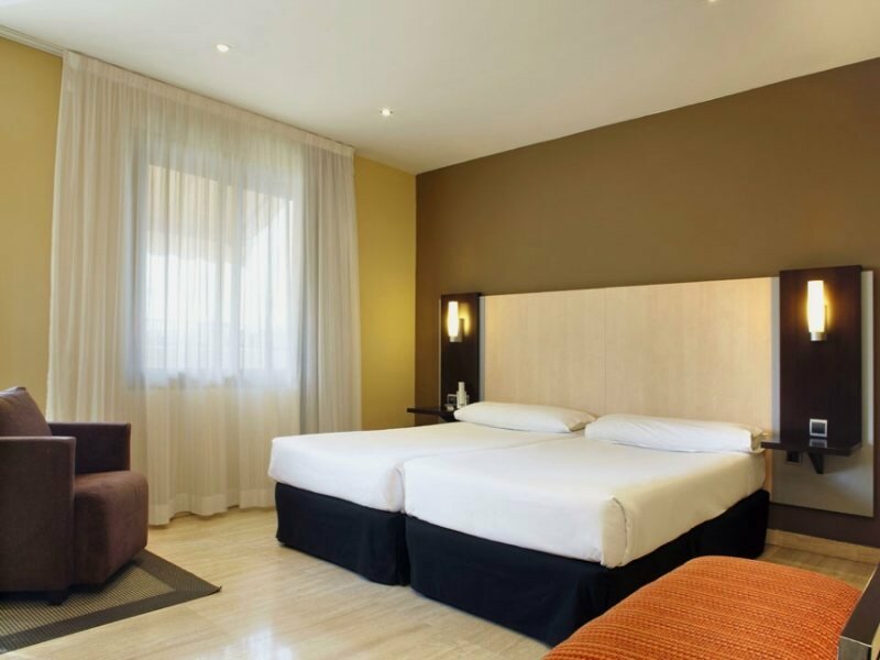 Фото Hotel Ilunion Almirante