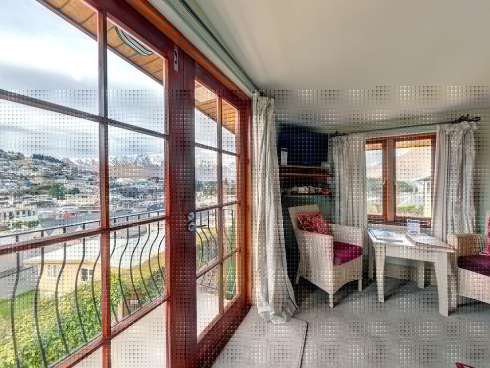 Фото Browns Boutique Hotel