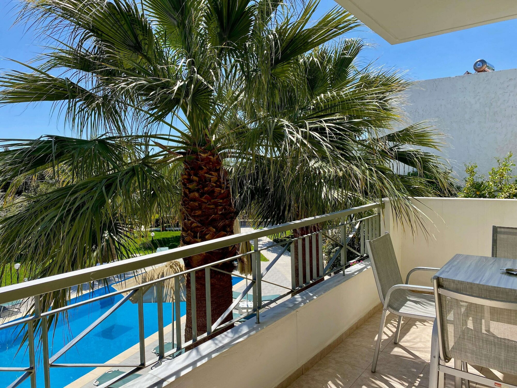 Фото Manolis Apartments