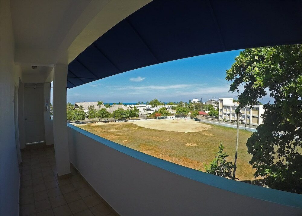 Фото New Garden Hotel