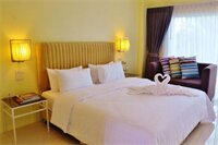 Фото Southgate Residence Hotel