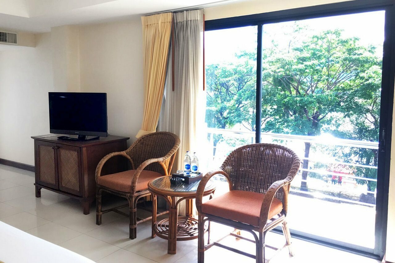 Фото Nora Lakeview Hotel