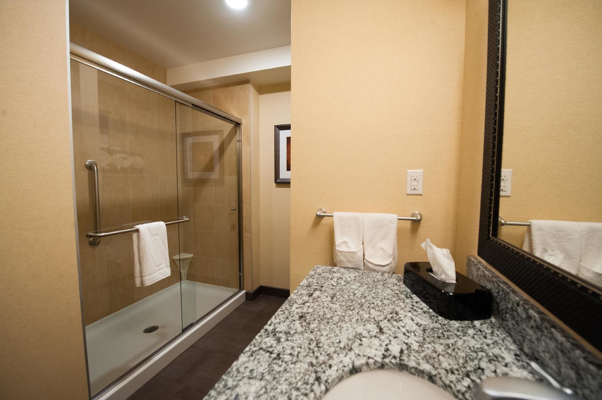 Фото Hampton Inn by Hilton Chilliwack