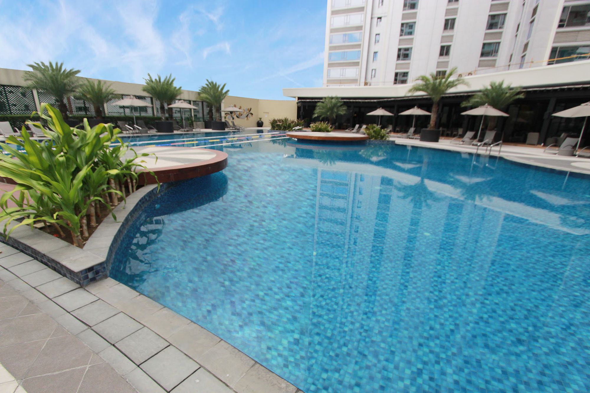 Фото The Alpha Suites