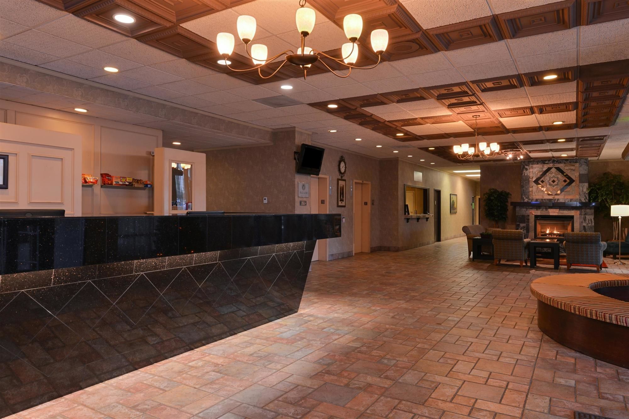 Фото Holiday Inn Salem, an Ihg Hotel