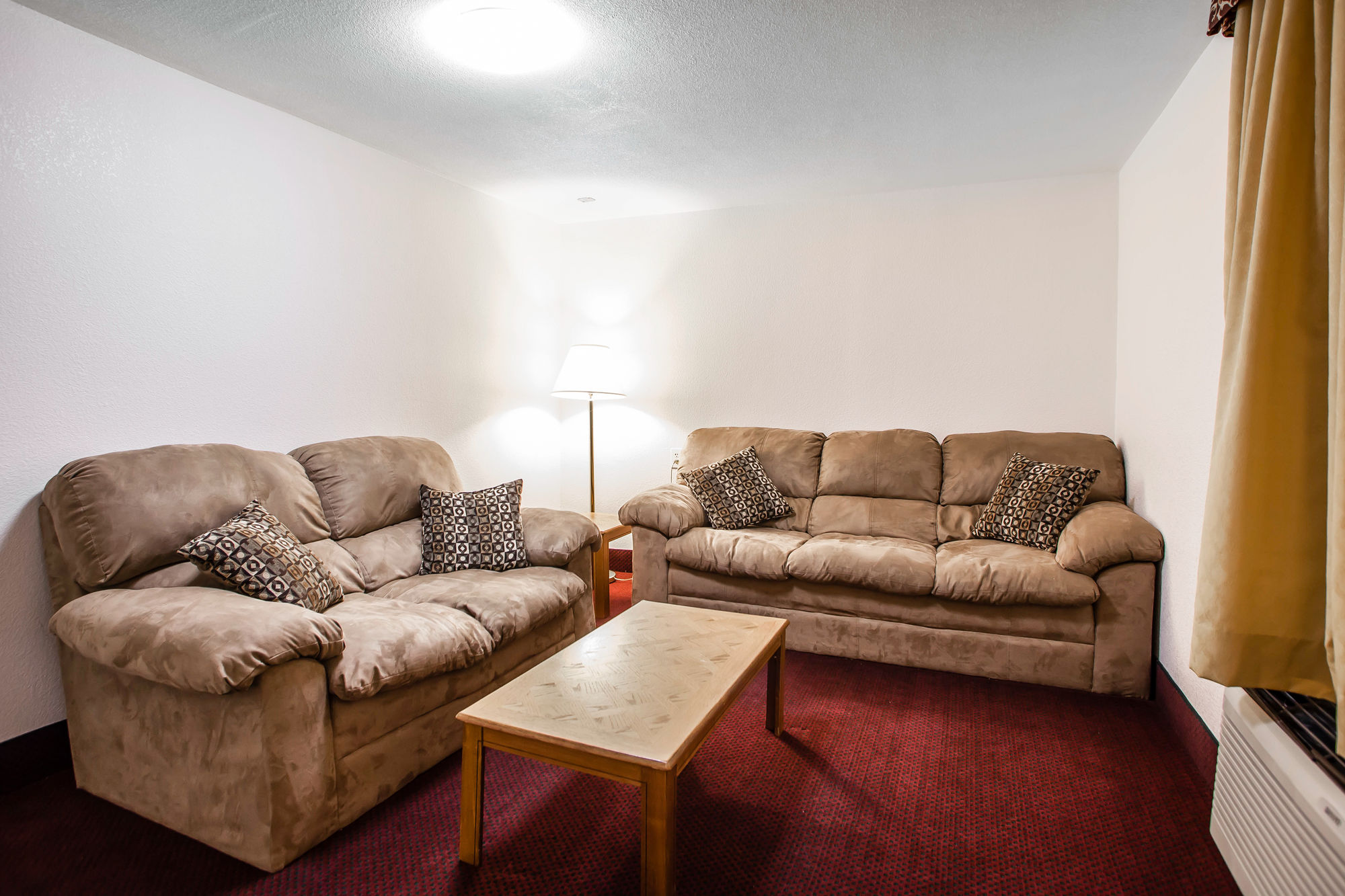 Фото Econo Lodge Truman Inn