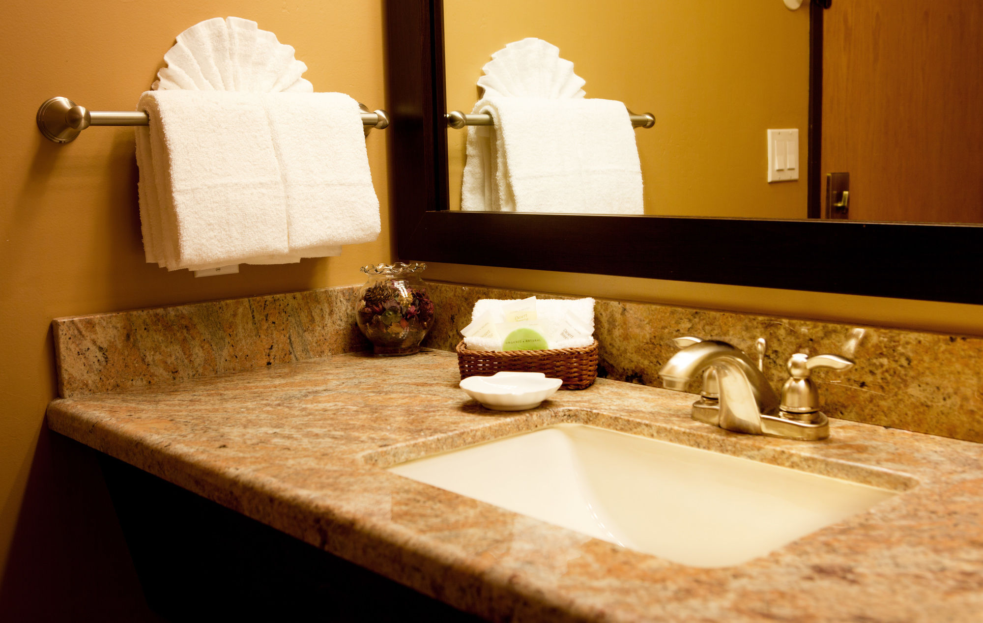 Фото Sedona Real Inn & Suites