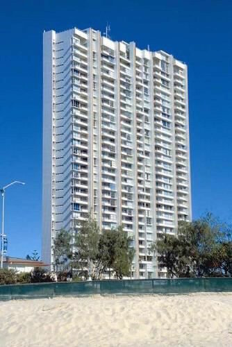 Гостиница Golden Gate - Q Stay в Голд-Кост