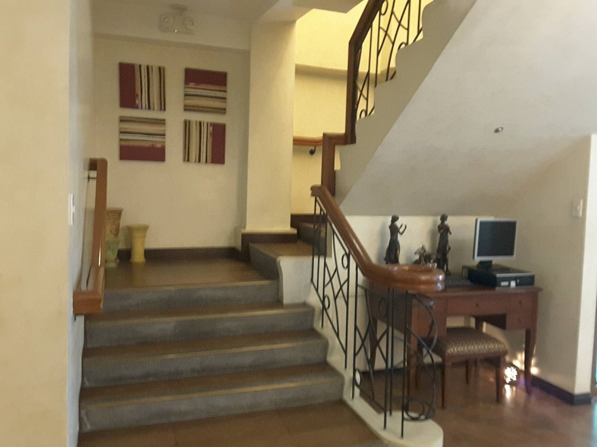 Фото Lee Boutique Hotel Tagaytay