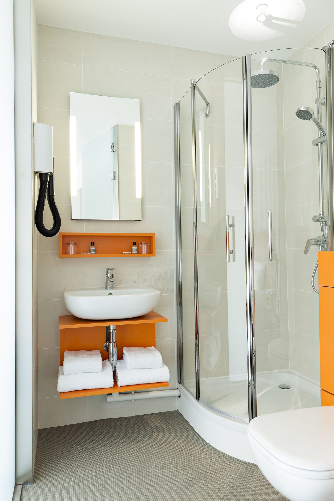 Фото Le Pere Leon Hotel