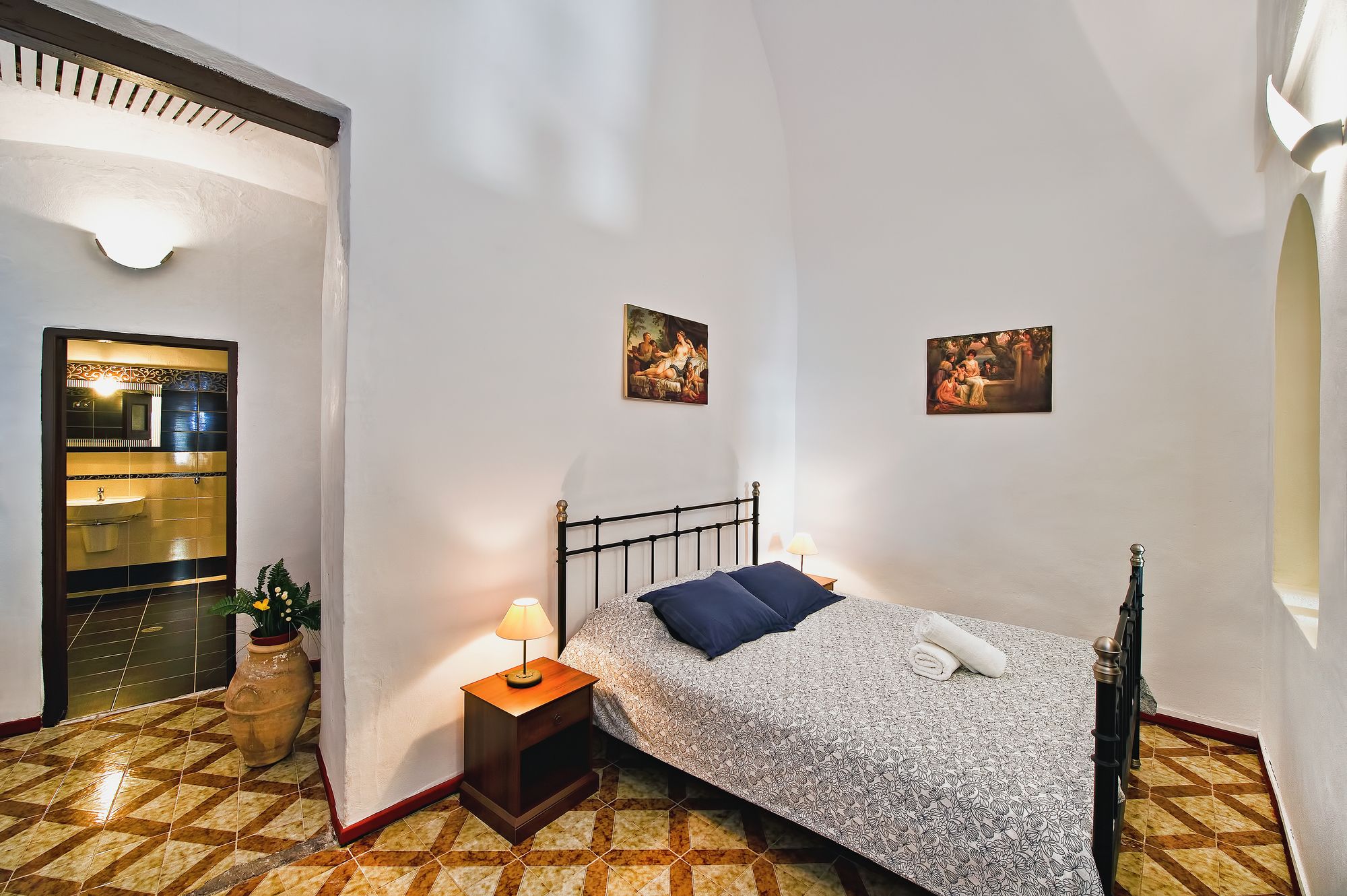 Фото Iriana Suites