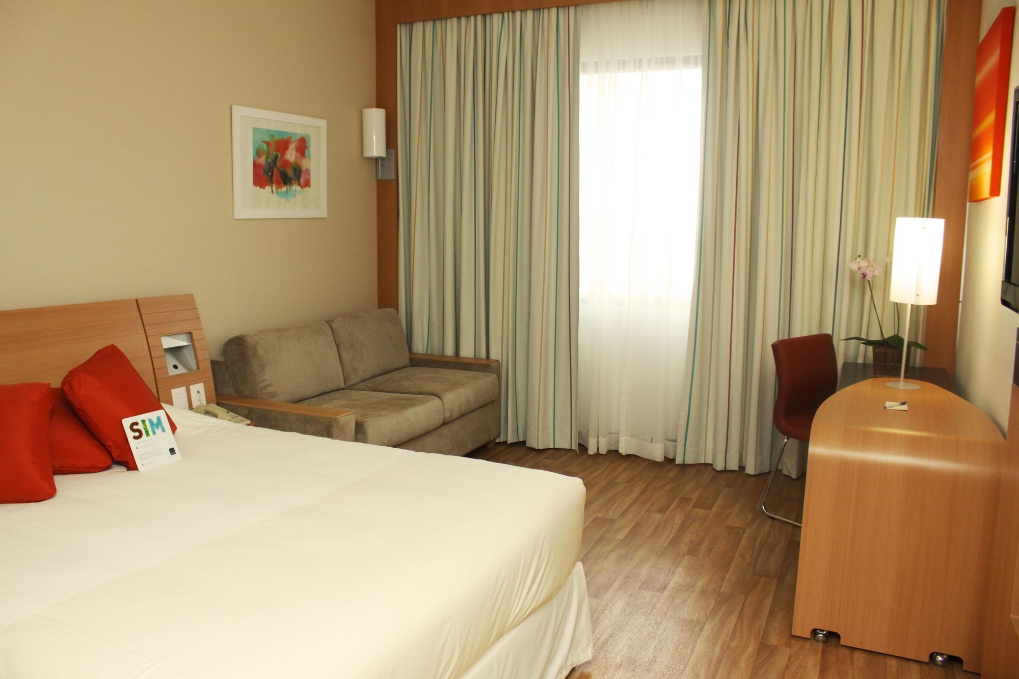 Фото Novotel Porto Alegre Tres Figueiras Hotel