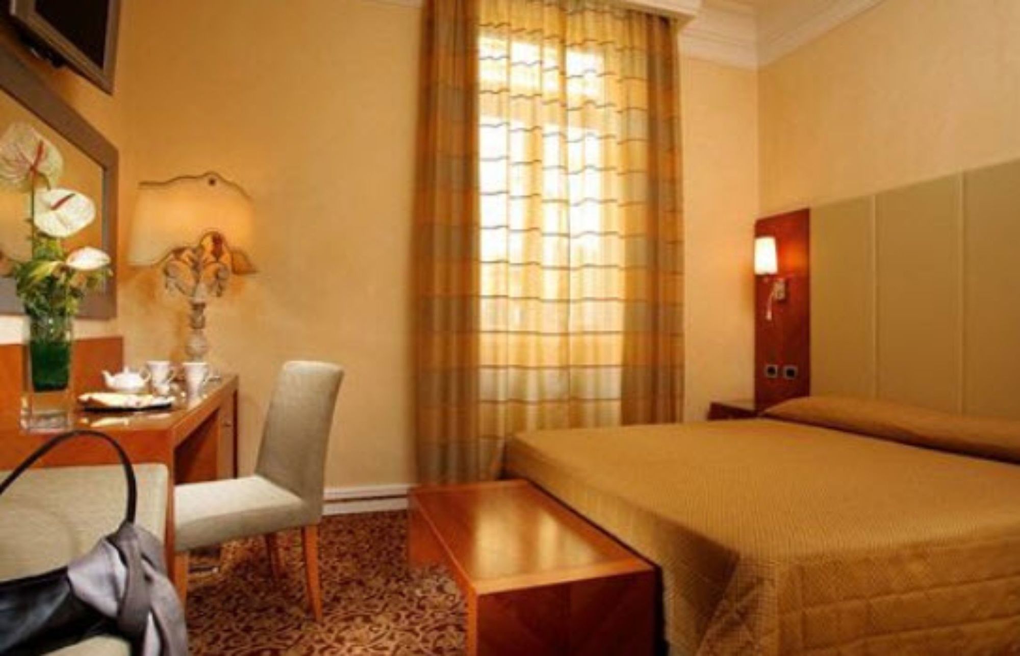 Фото Suite Opera Rooms