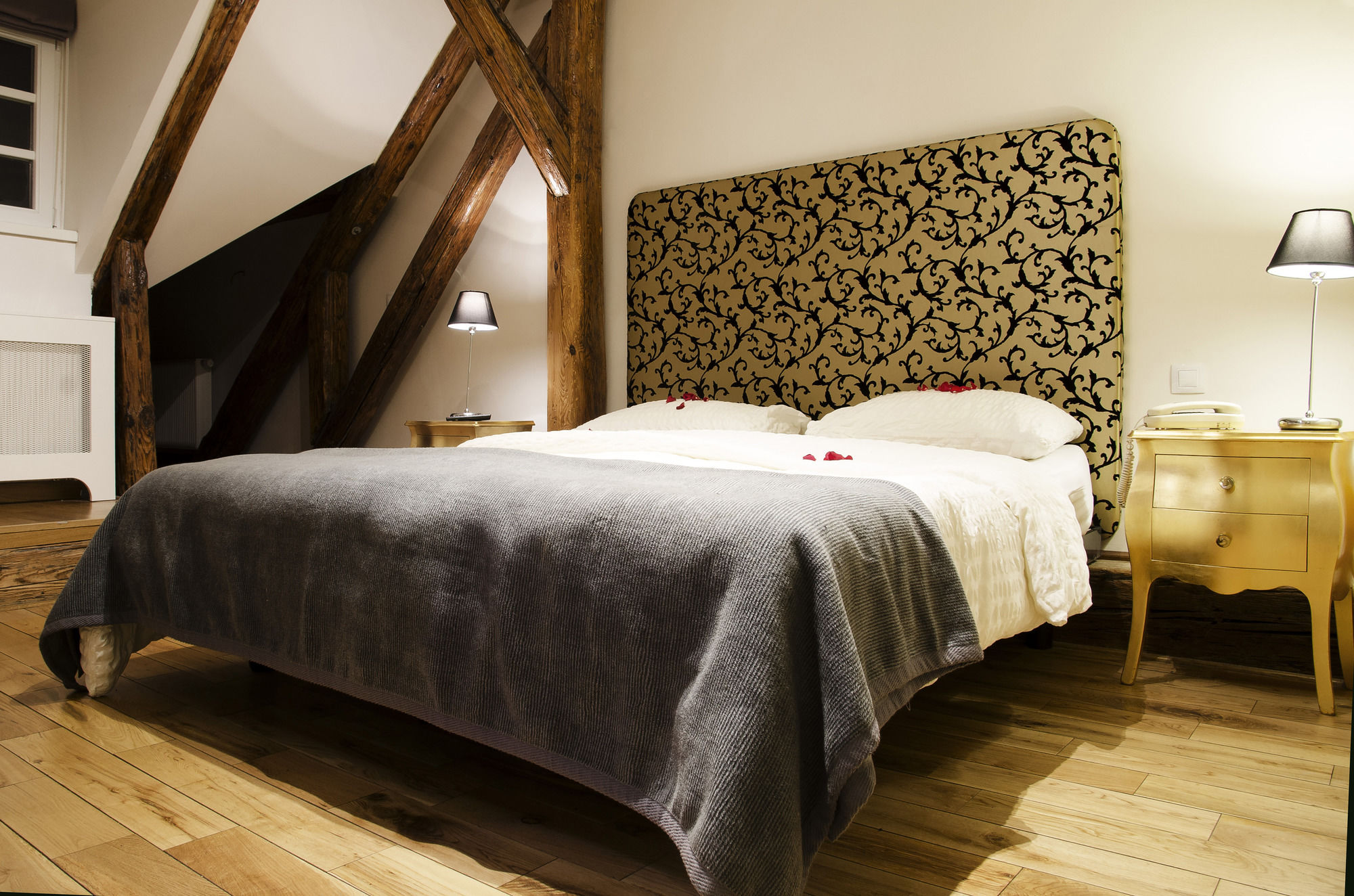 Фото Dolce Vita Suites Hotel