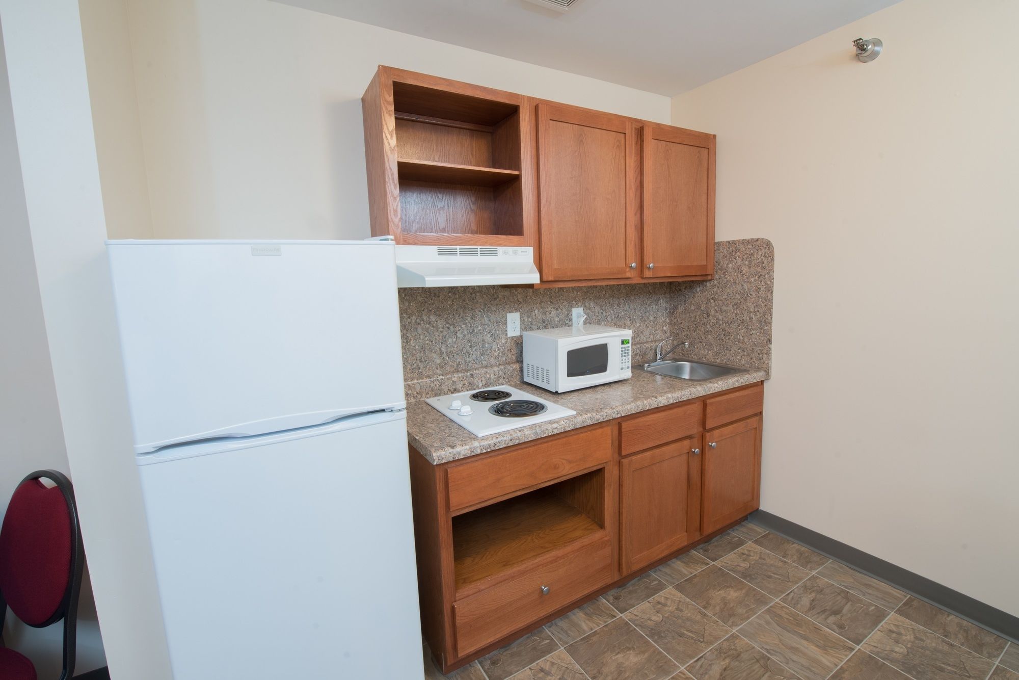 Фото Red Roof Inn & Suites Dickinson