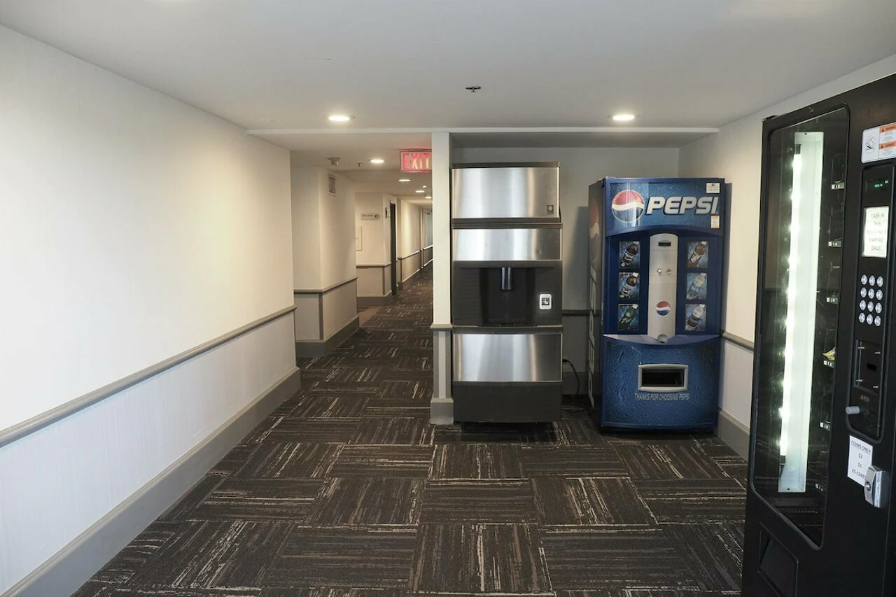 Фото Best Western Plus Vancouver Airport Hotel