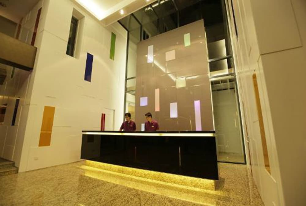 Фото The Brunei Hotel