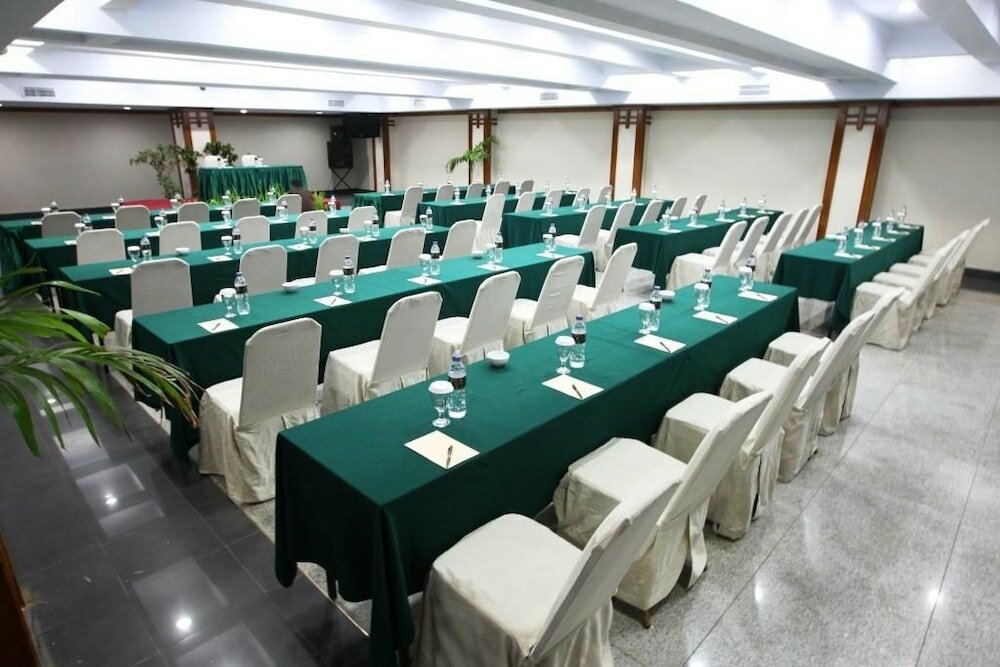 Фото Makassar Golden Hotel