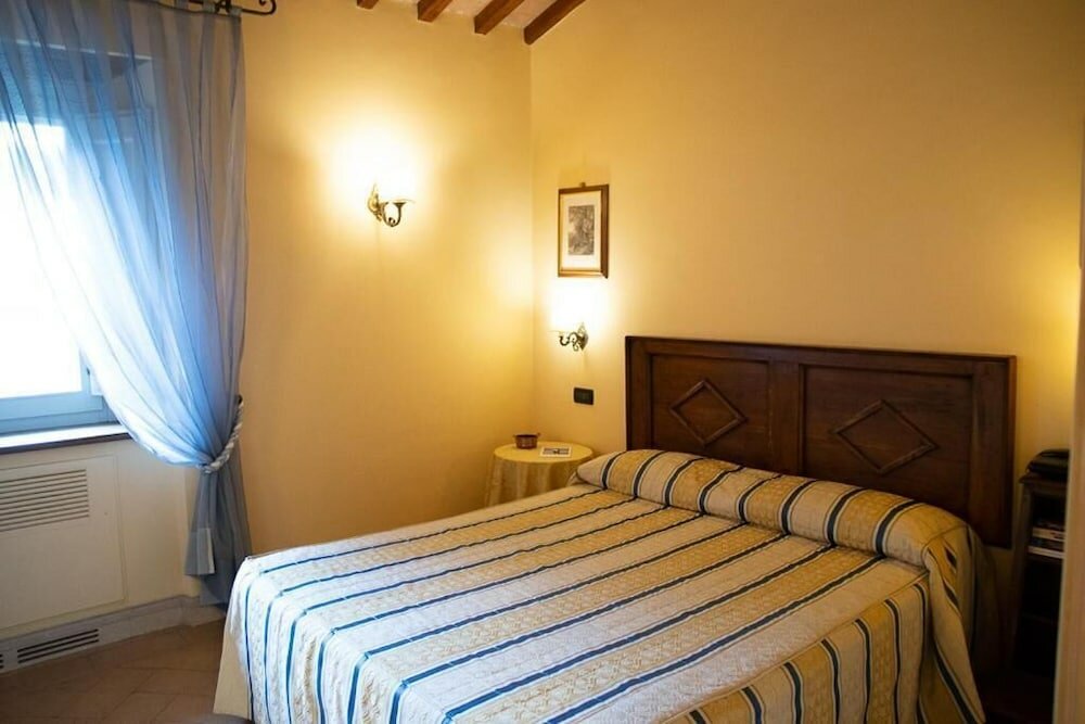 Фото Palazzo Leti Residenza d'Epoca