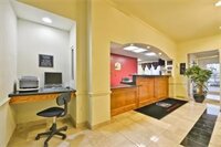 Фото Best Western Limestone Inn & Suites