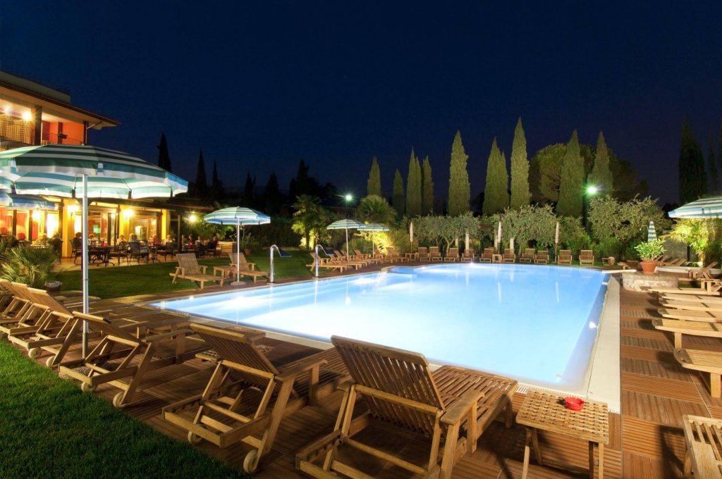 Фото Hotel Villa Madrina