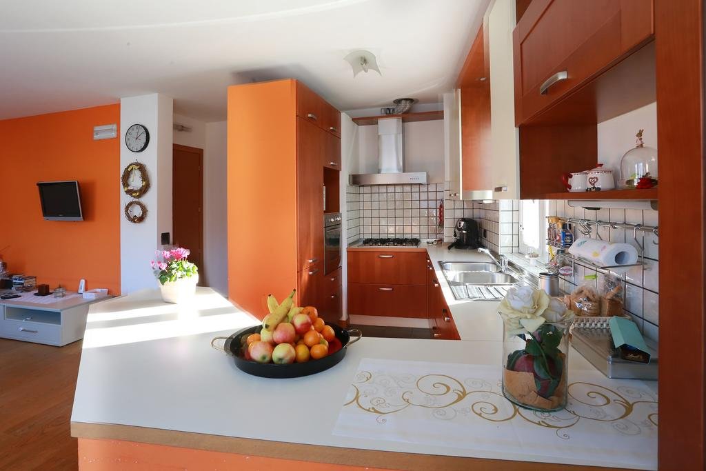 Фото The Lake Apartment