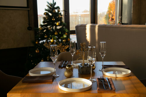 Гостиница Хюгге на озере в Петергофе