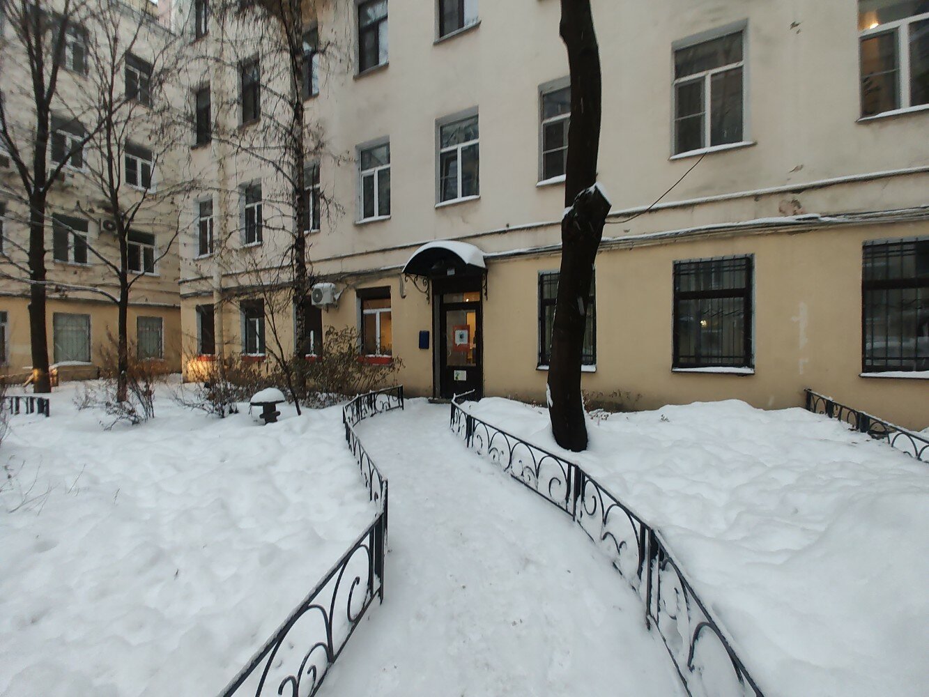 Фото BookCase Hostel