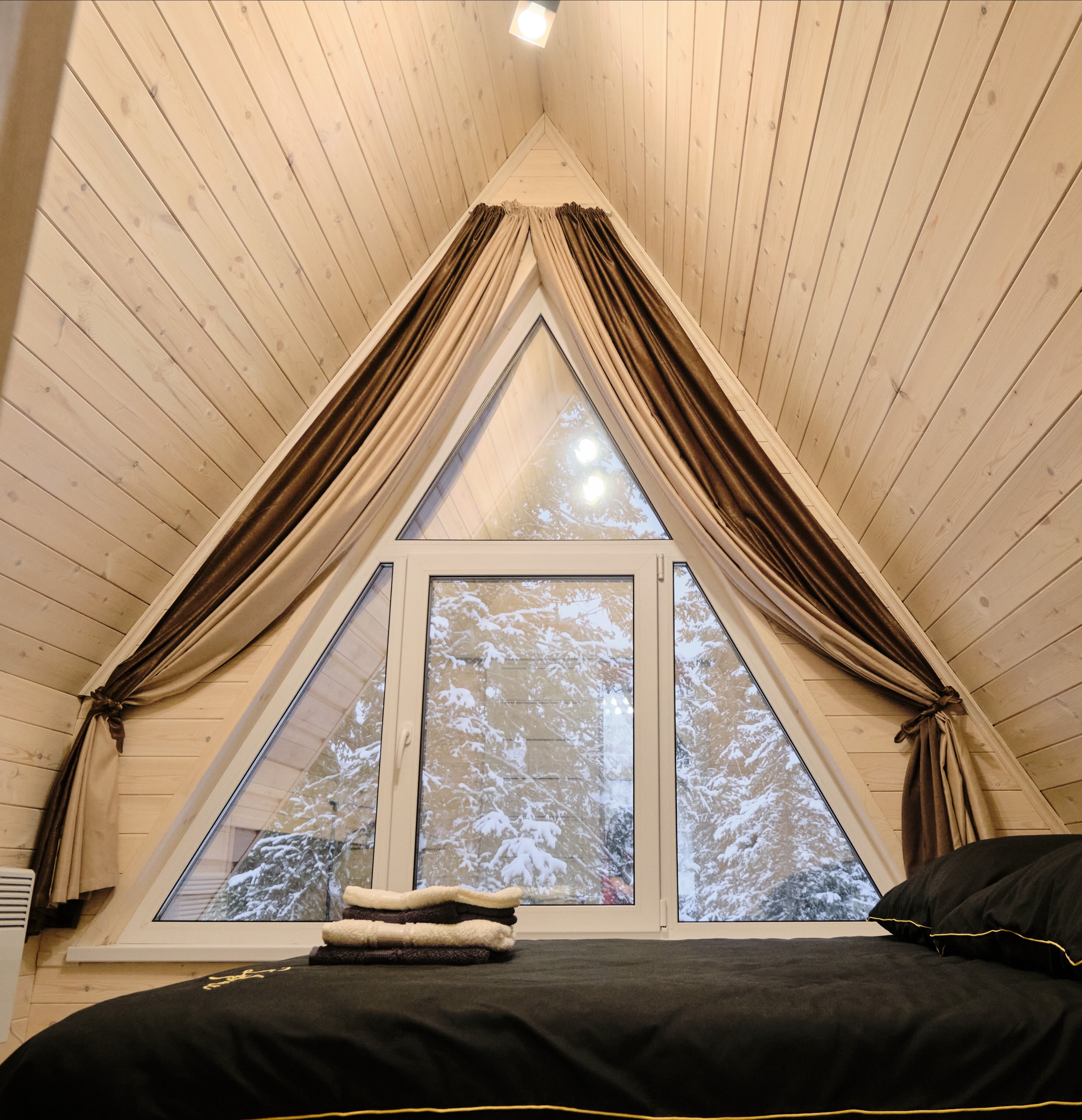 Фото Аура Гор