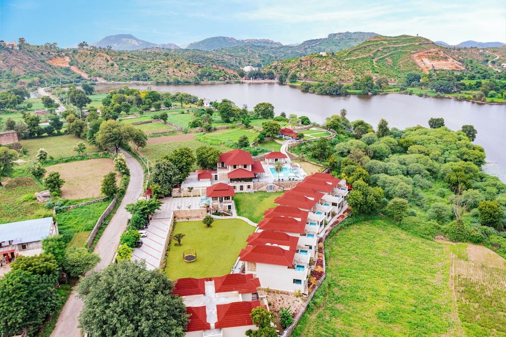 Фото Sarasiruham Resort Private Pool Villa